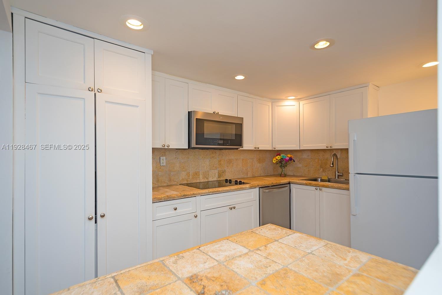 1901 Brickell Avenue, Unit B905 Miami, FL 33129 - Photo 3 of 27