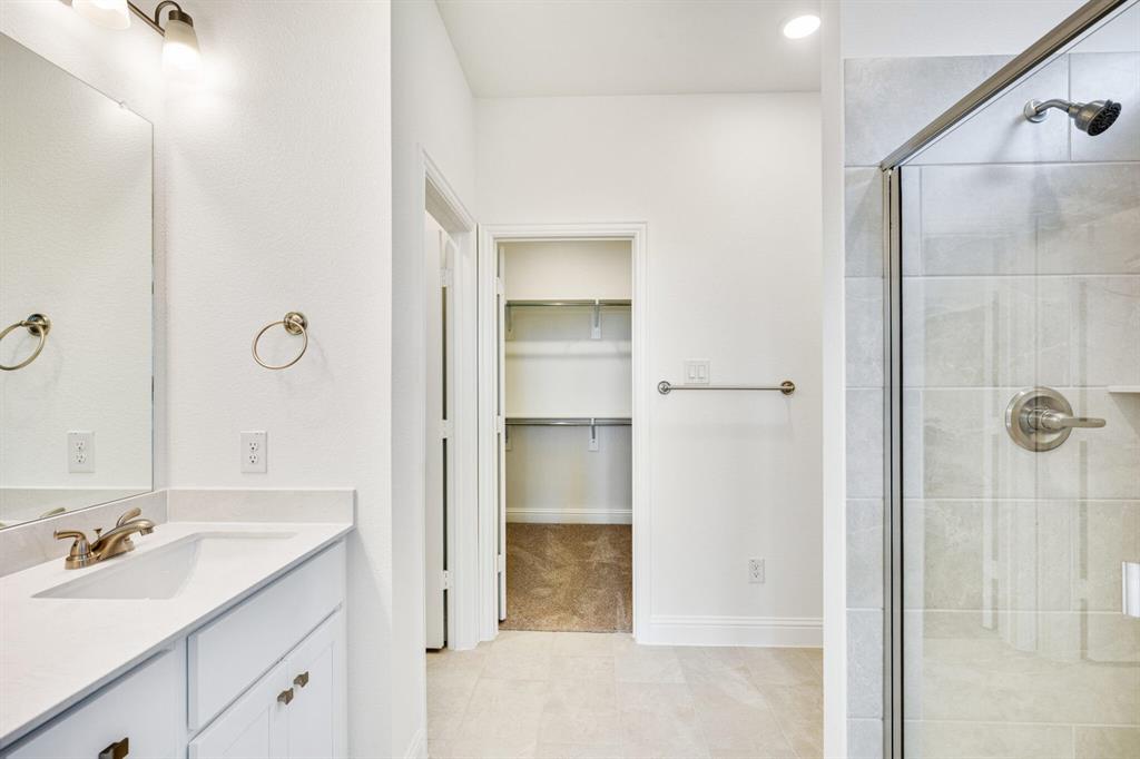 145 Palo Duro Bend Rhome, TX 76078 - Photo 16 of 37 Mst bath 01