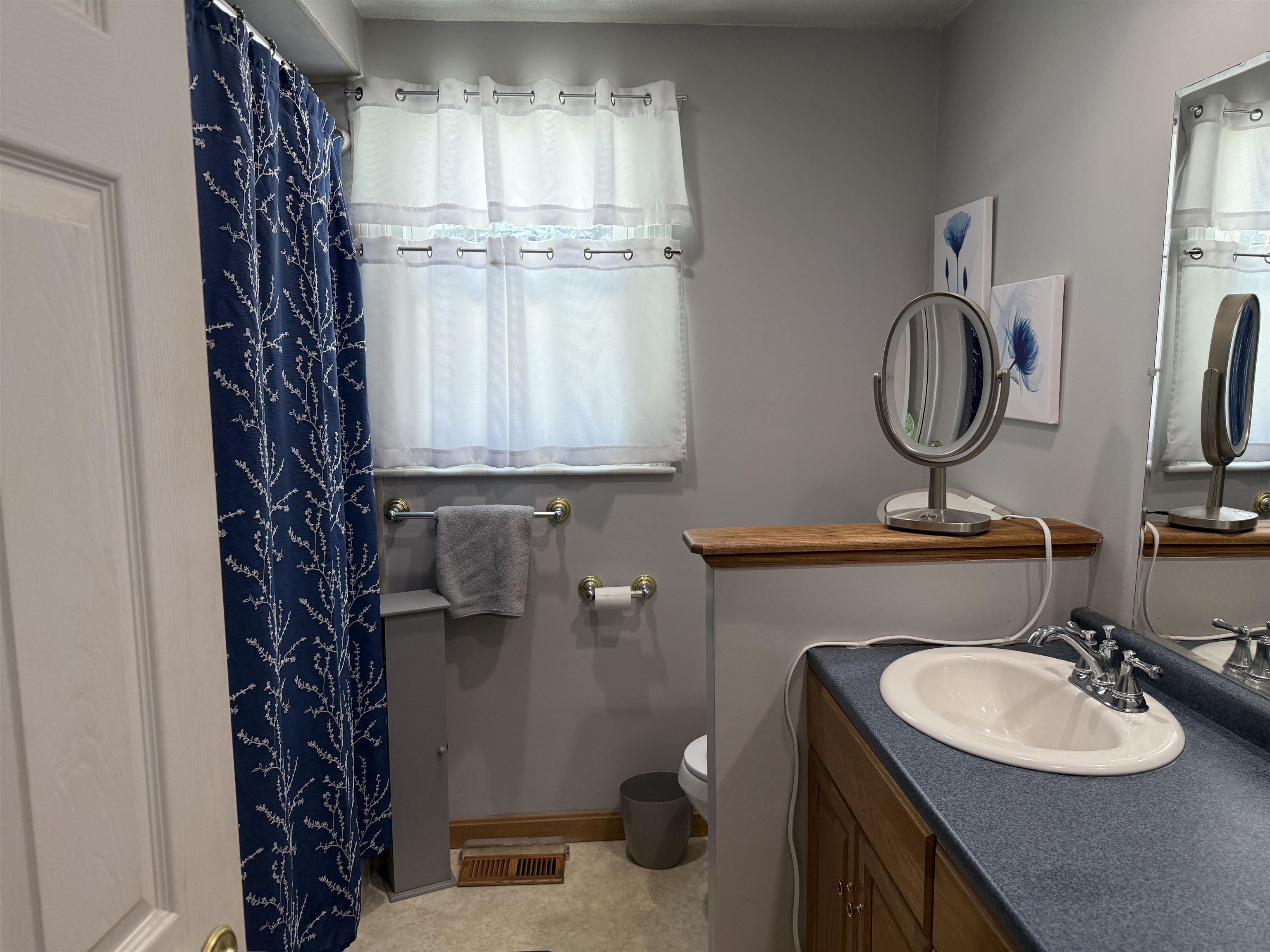 24 Raymond Drive Merrimack, NH 03054 - Photo 11 of 12