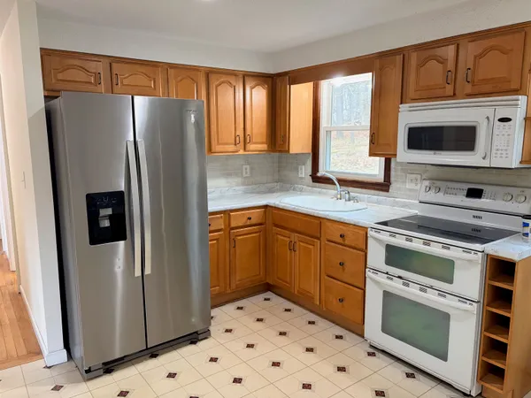 $3,000 | 24 Raymond Drive, Merrimack, NH 03054