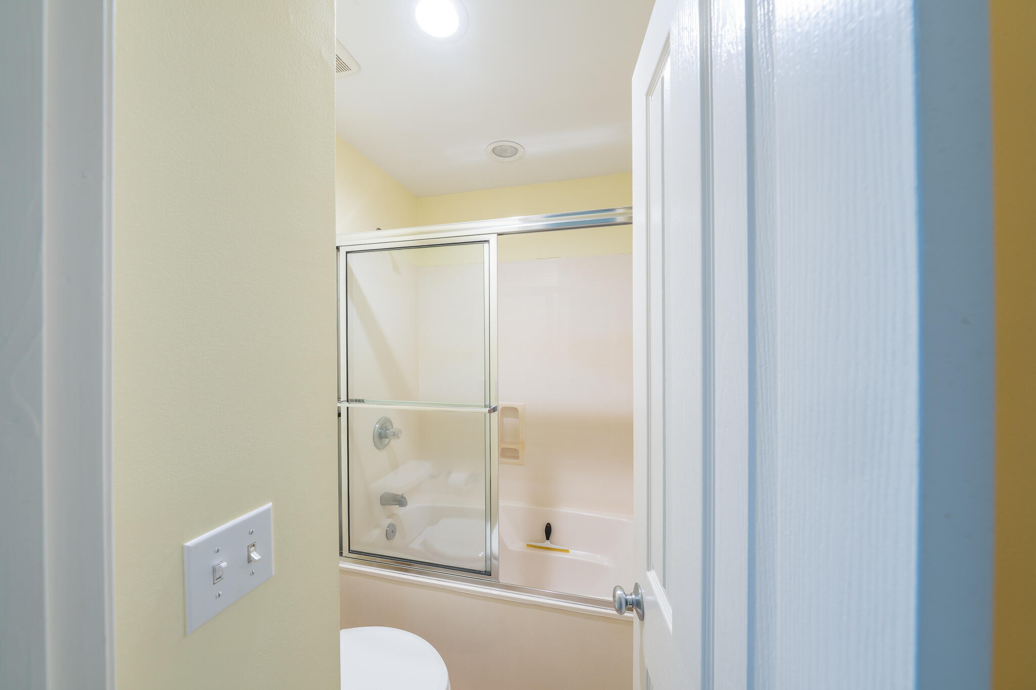 106 Tuscany Drive Destin, FL 32541 - Photo 25 of 41 a bathroom with a shower