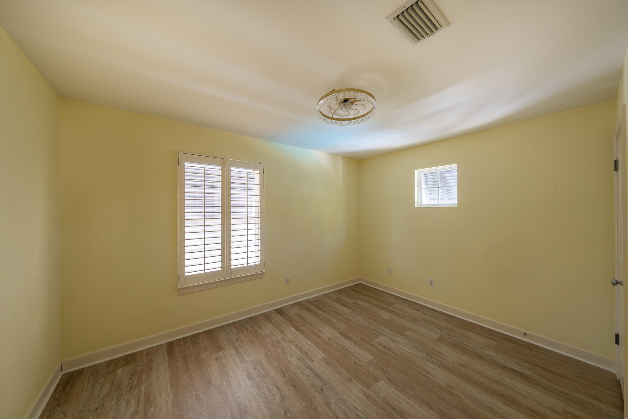 106 Tuscany Drive Destin, FL 32541 - Photo 26 of 41 an empty room with a window