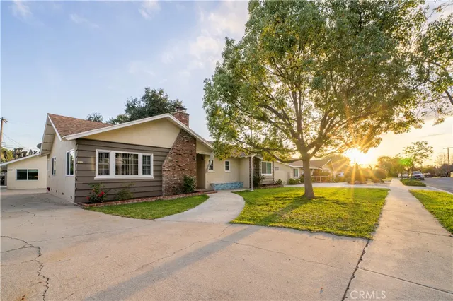 $2,600 | 220 East 4th Street, San Dimas, CA 91773