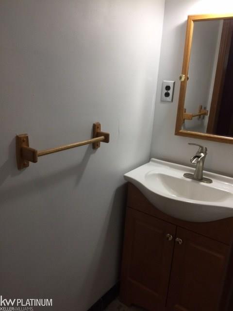 28057 Gilbert Drive Warren, MI 48093 - Photo 13 of 32 half bath