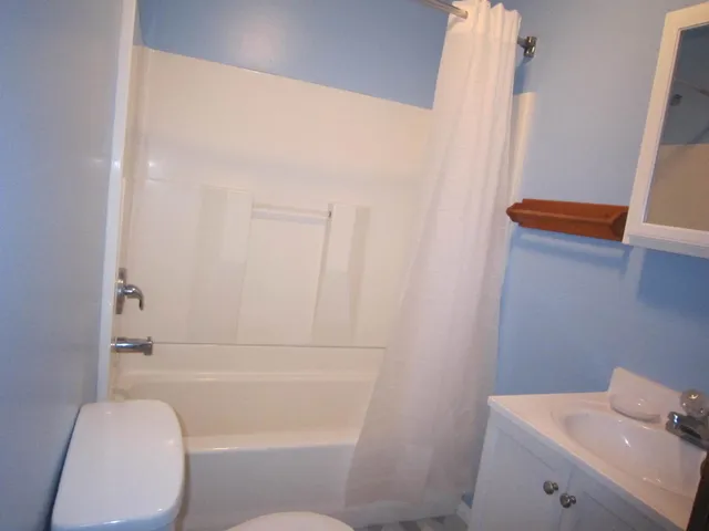 $1,200 | 12701 304th Avenue, Unit 2, Trevor, WI 53179