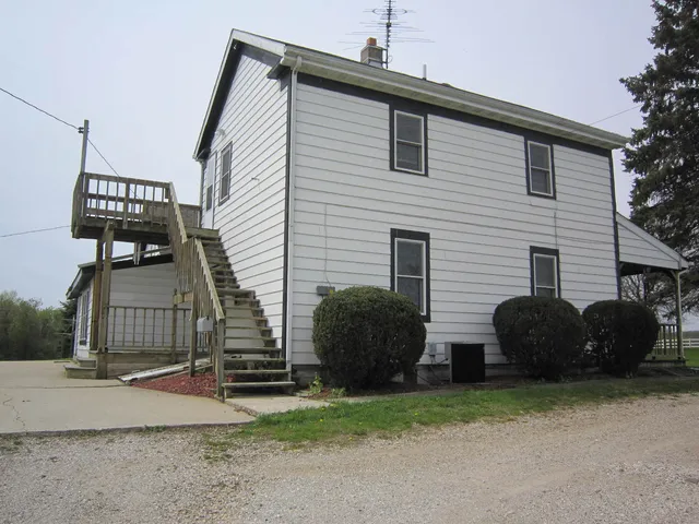 $1,200 | 12701 304th Avenue, Unit 2, Trevor, WI 53179