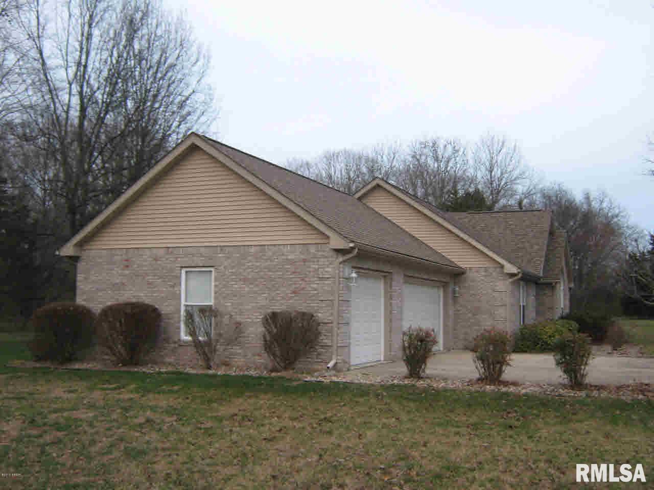 116 Evergreen Drive Ina, IL 62846 - Photo 2 of 4