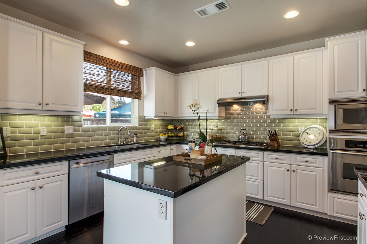 875 Summer Moon Road San Marcos, CA 92078 - Photo 8 of 25