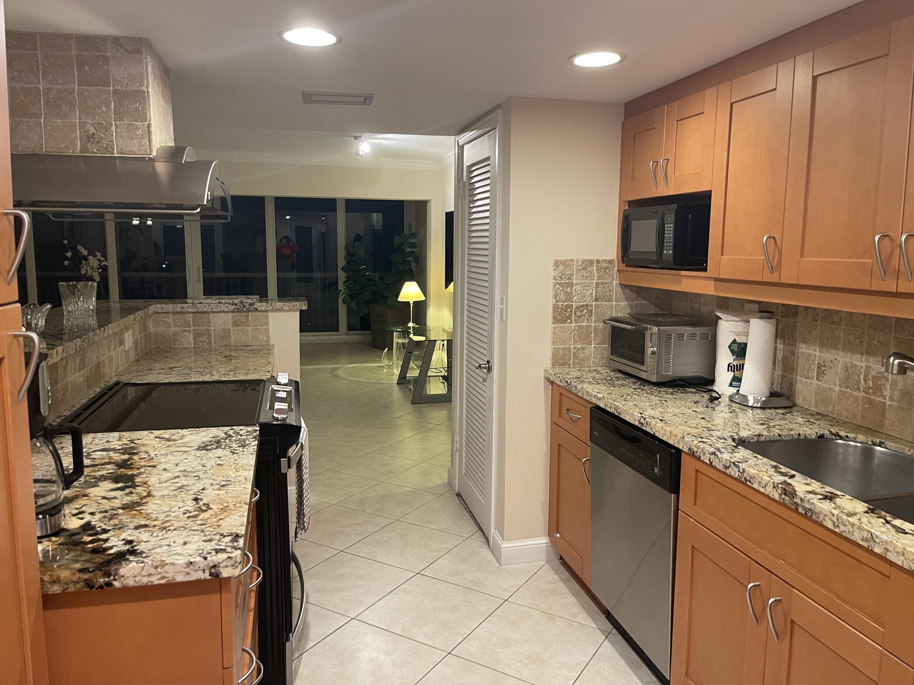 300 East Royal Palm Road, Unit 42B Boca Raton, FL 33432 - Photo 57 of 60 IMG_6378