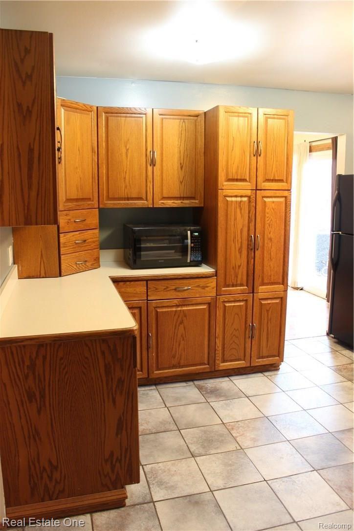Plenty of storage in kitchen