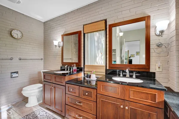 $695,000 | 9806 Raintree Drive North, Columbus, IN 47201