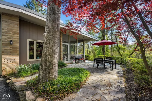 $695,000 | 9806 Raintree Drive North, Columbus, IN 47201