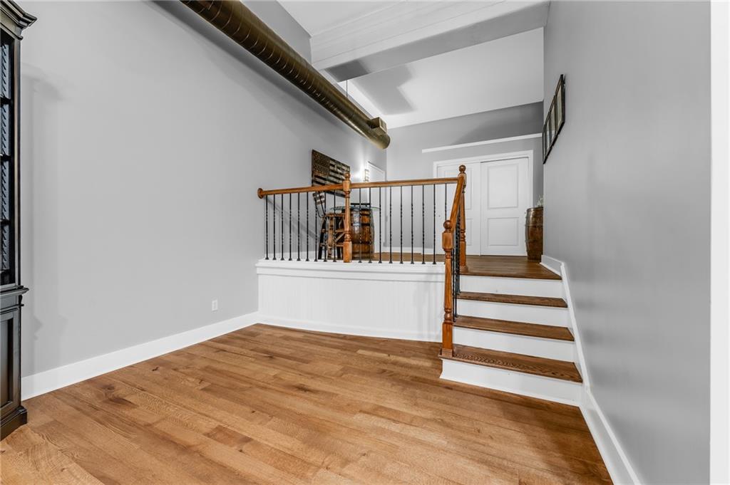 10 Walnut Street, Unit 7 Pittsburgh, PA 15202 - Photo 13 of 49 a view of entryway