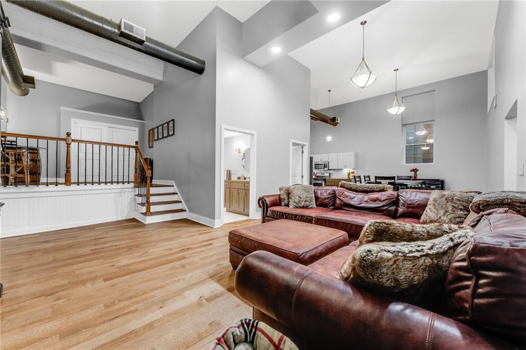 10 Walnut Street, Unit 7 Pittsburgh, PA 15202 - Photo 22 of 49 a living room with furniture and wooden floor