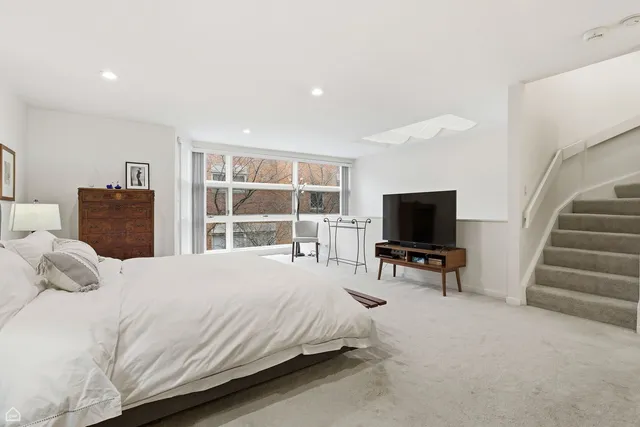 $875,000 | 1920 North Maud Avenue, Unit D, Chicago, IL 60614