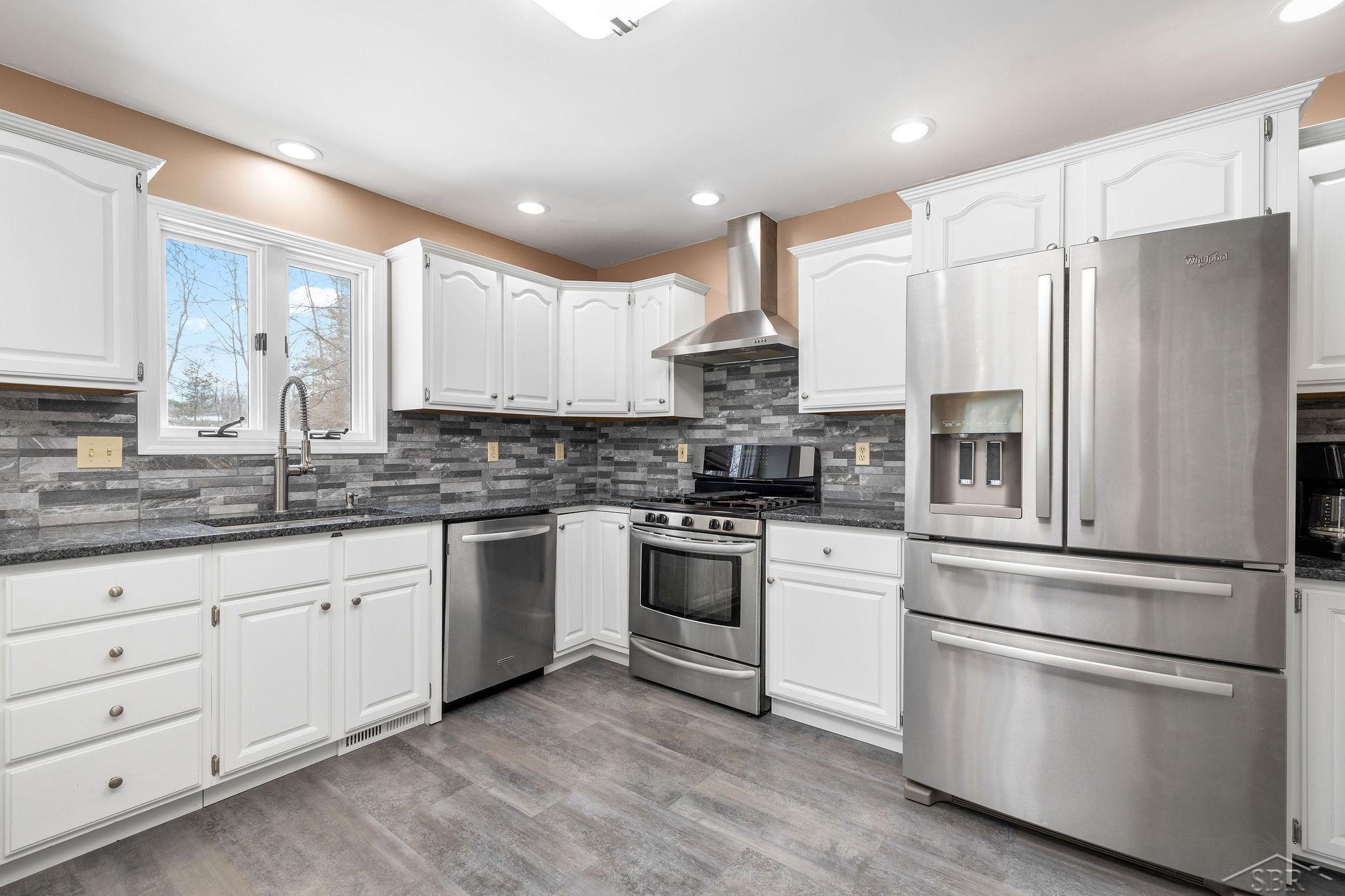 11637 West Freeland Road Freeland, MI 48623 - Photo 15 of 56 50103548-14.JPG