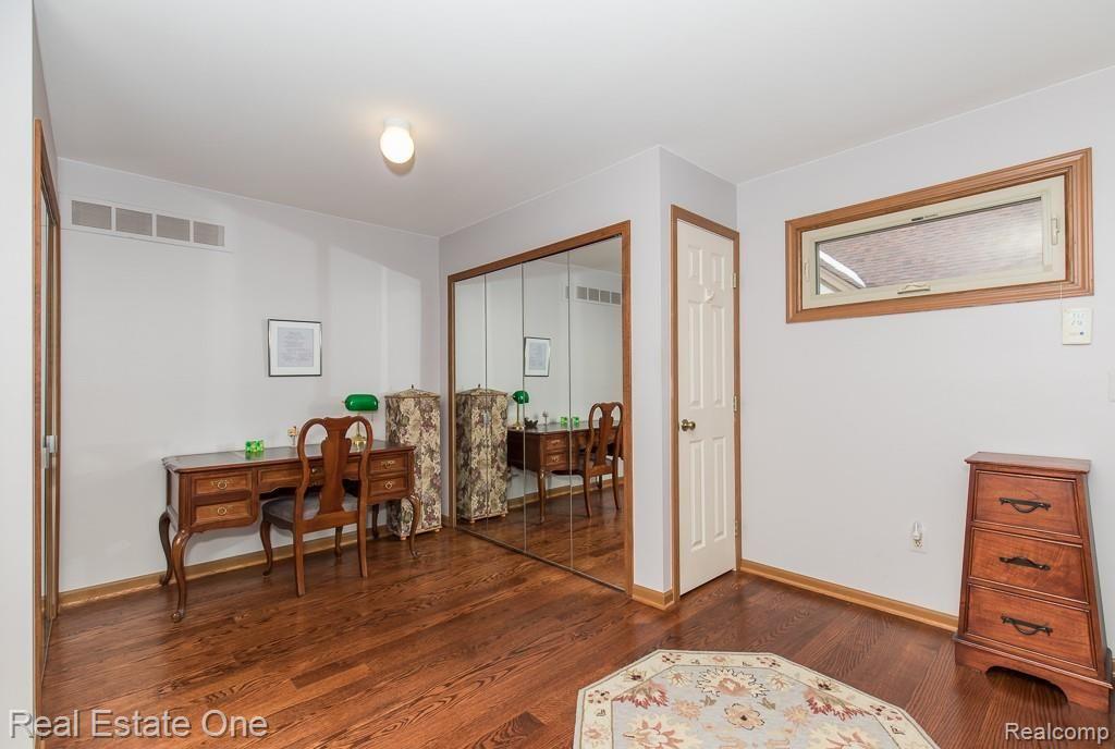 2545 Munster Road Rochester Hills, MI 48309 - Photo 14 of 33