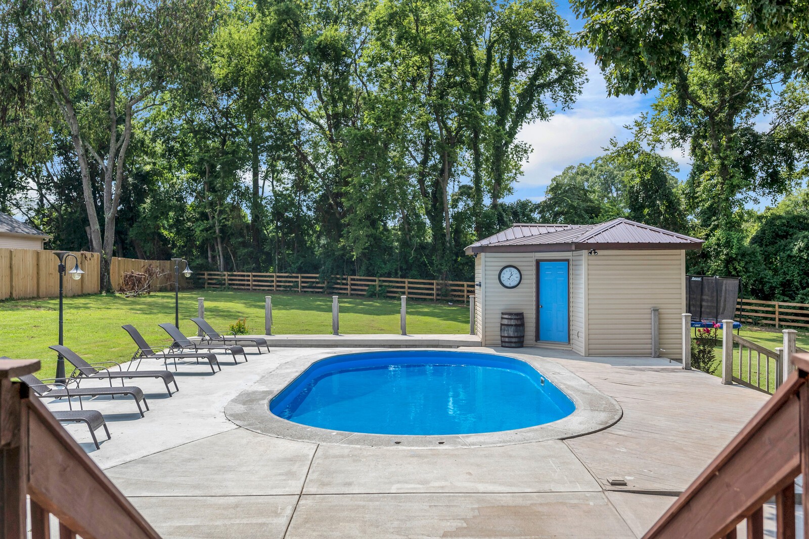 1057 Vanderbilt Road Mount Juliet, TN 37122 - Photo 4 of 39 a view of a backyard with swimming pool