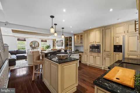 $1,299,500 | 129 Bainbridge Street, Philadelphia, PA 19147