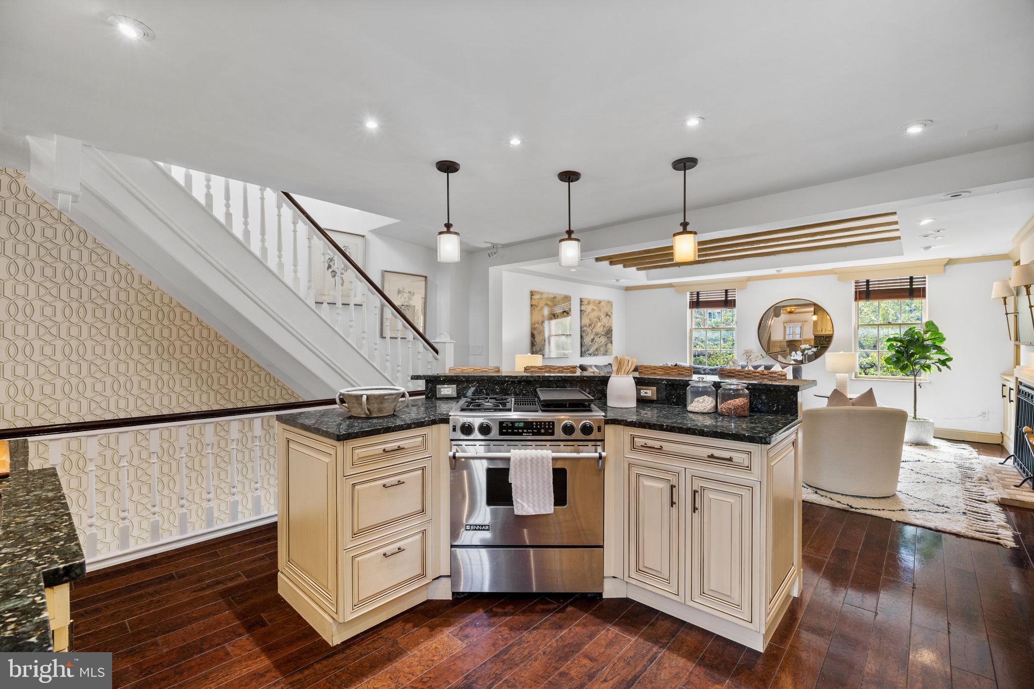 129 Bainbridge Street Philadelphia, PA 19147 - Photo 16 of 58