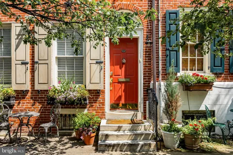 $1,299,500 | 129 Bainbridge Street, Philadelphia, PA 19147