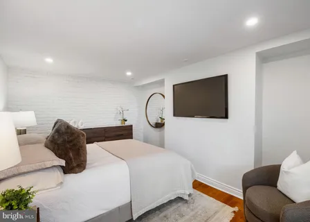 $1,299,500 | 129 Bainbridge Street, Philadelphia, PA 19147