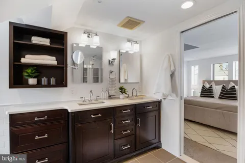 $1,299,500 | 129 Bainbridge Street, Philadelphia, PA 19147