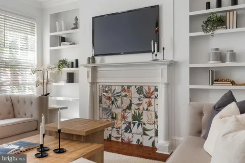 $1,299,500 | 129 Bainbridge Street, Philadelphia, PA 19147