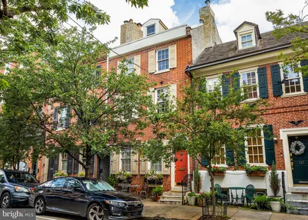 $1,299,500 | 129 Bainbridge Street, Philadelphia, PA 19147