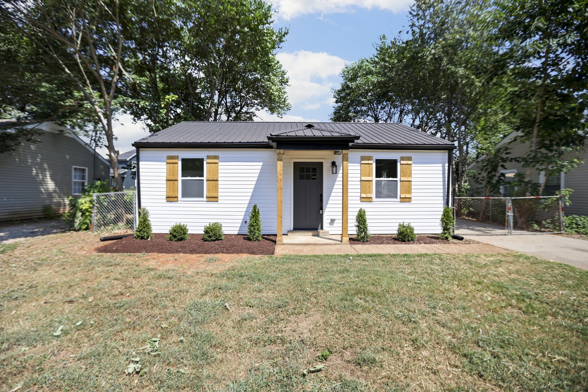 239 Burch Road Clarksville, TN 37042 - Photo 2 of 33