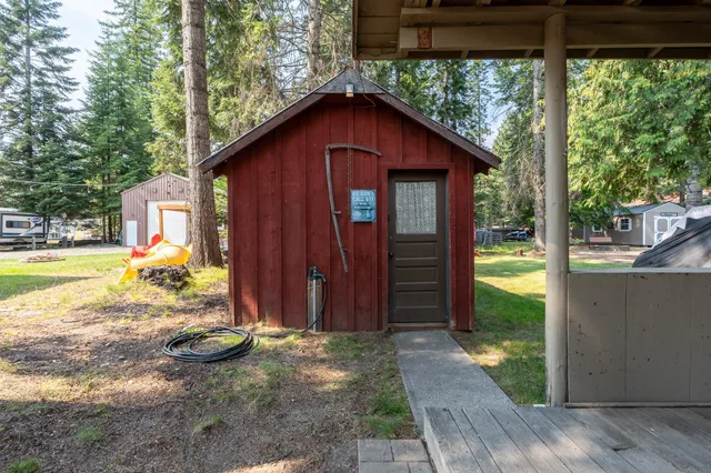 $425,000 | 204 South Granite Bay Road, Nordman, ID 83848