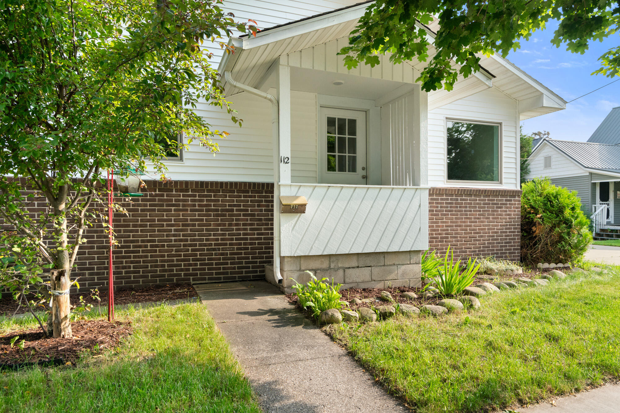 112 Fulton Street Petoskey, MI 49770 - Photo 2 of 37 A7R09357