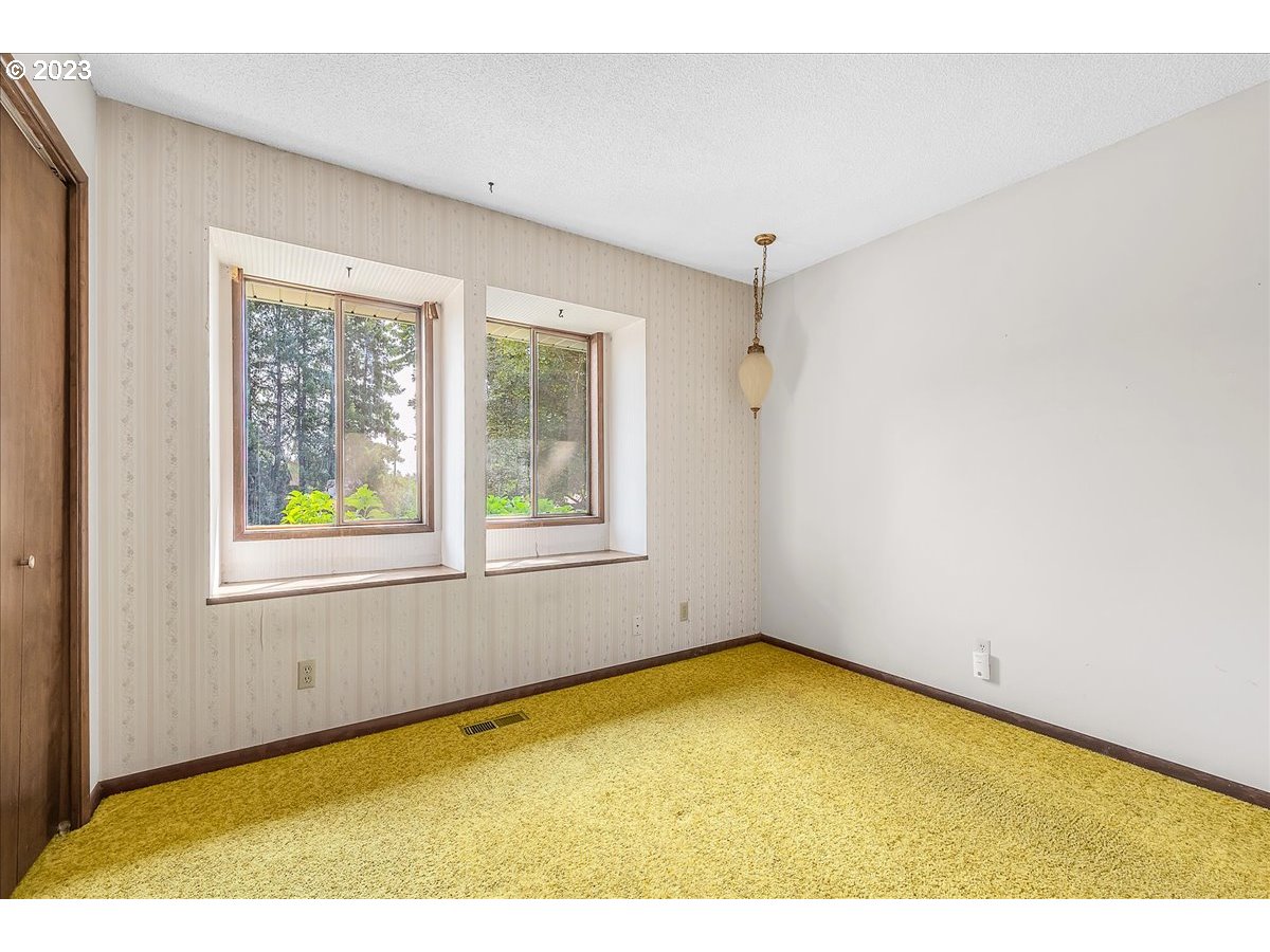 51431 Mountain View Road Scappoose, OR 97056 - Photo 24 of 45 Bedroom
