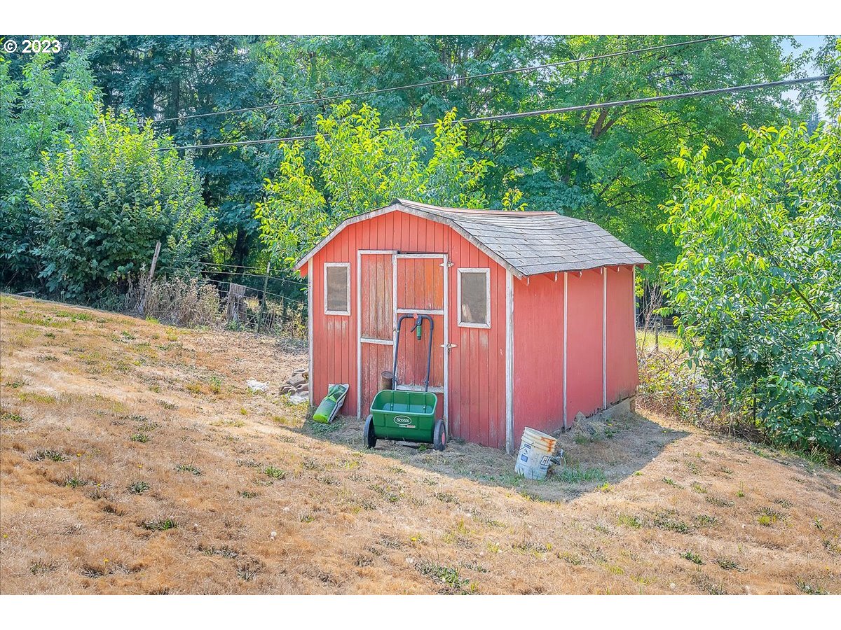 51431 Mountain View Road Scappoose, OR 97056 - Photo 40 of 45 Gallery Image 40