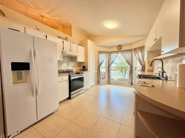 $2,300 | 1933 Olivia Circle, Apopka, FL 32703