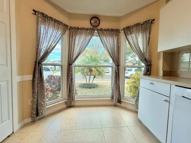 $2,300 | 1933 Olivia Circle, Apopka, FL 32703