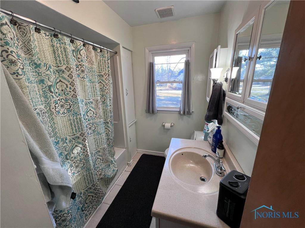 917 Harrow Road Toledo, OH 43615 - Photo 5 of 17 Gallery Image 5