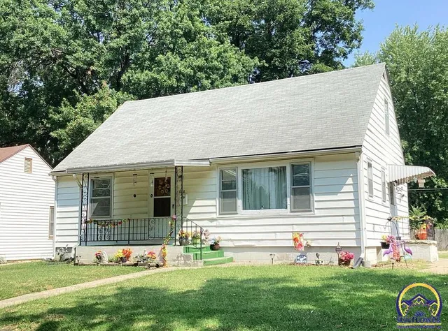 $134,900 | 618 Northeast Grattan Street, Topeka, KS 66616