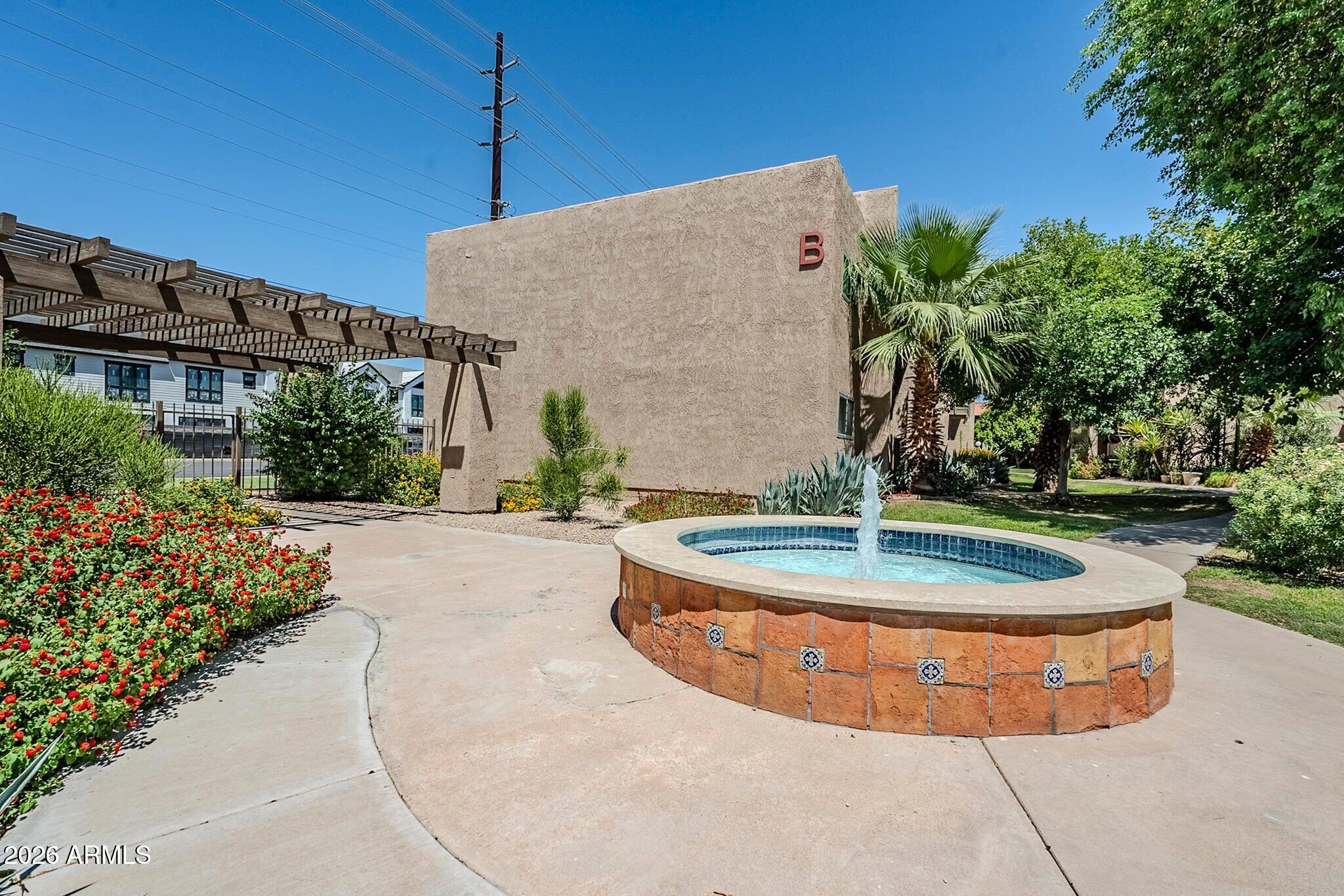 5525 East Thomas Road, Unit C2 Phoenix, AZ 85018 - Photo 28 of 35 Fountain
