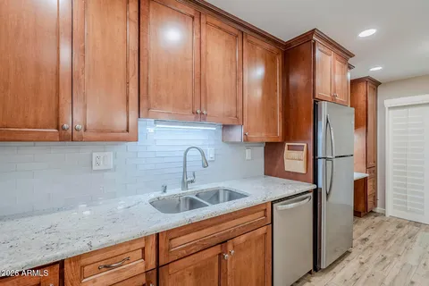 $299,000 | 5525 East Thomas Road, Unit C2, Phoenix, AZ 85018