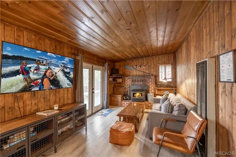 $294,900 | 746 Villa Grove Avenue, Big Bear City, CA 92314