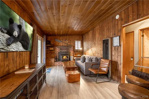 $294,900 | 746 Villa Grove Avenue, Big Bear City, CA 92314