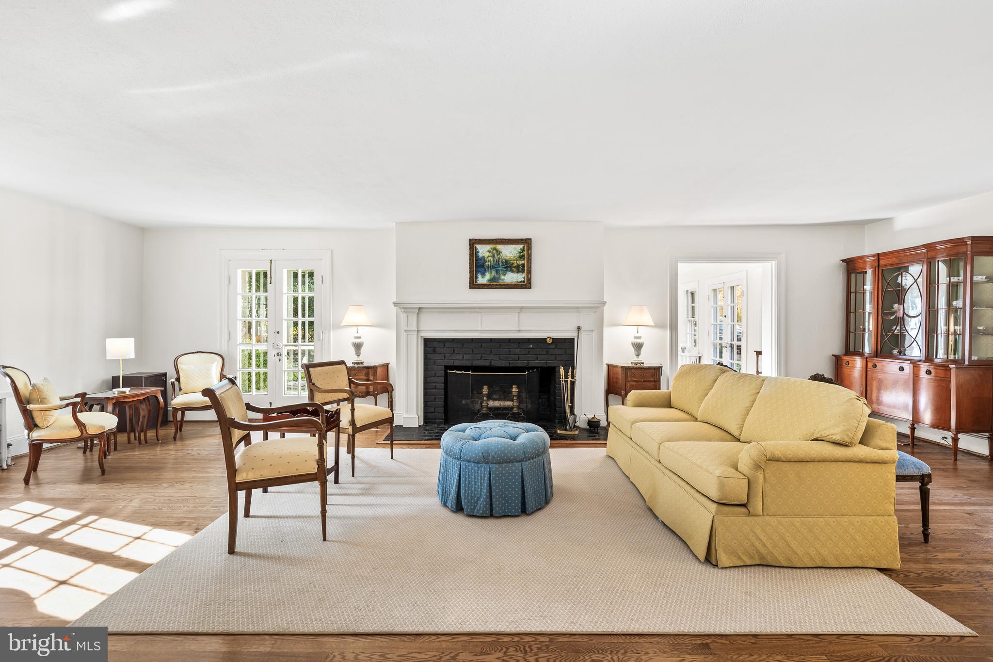 6515 Darnall Road Baltimore, MD 21204 - Photo 11 of 72 Living Room