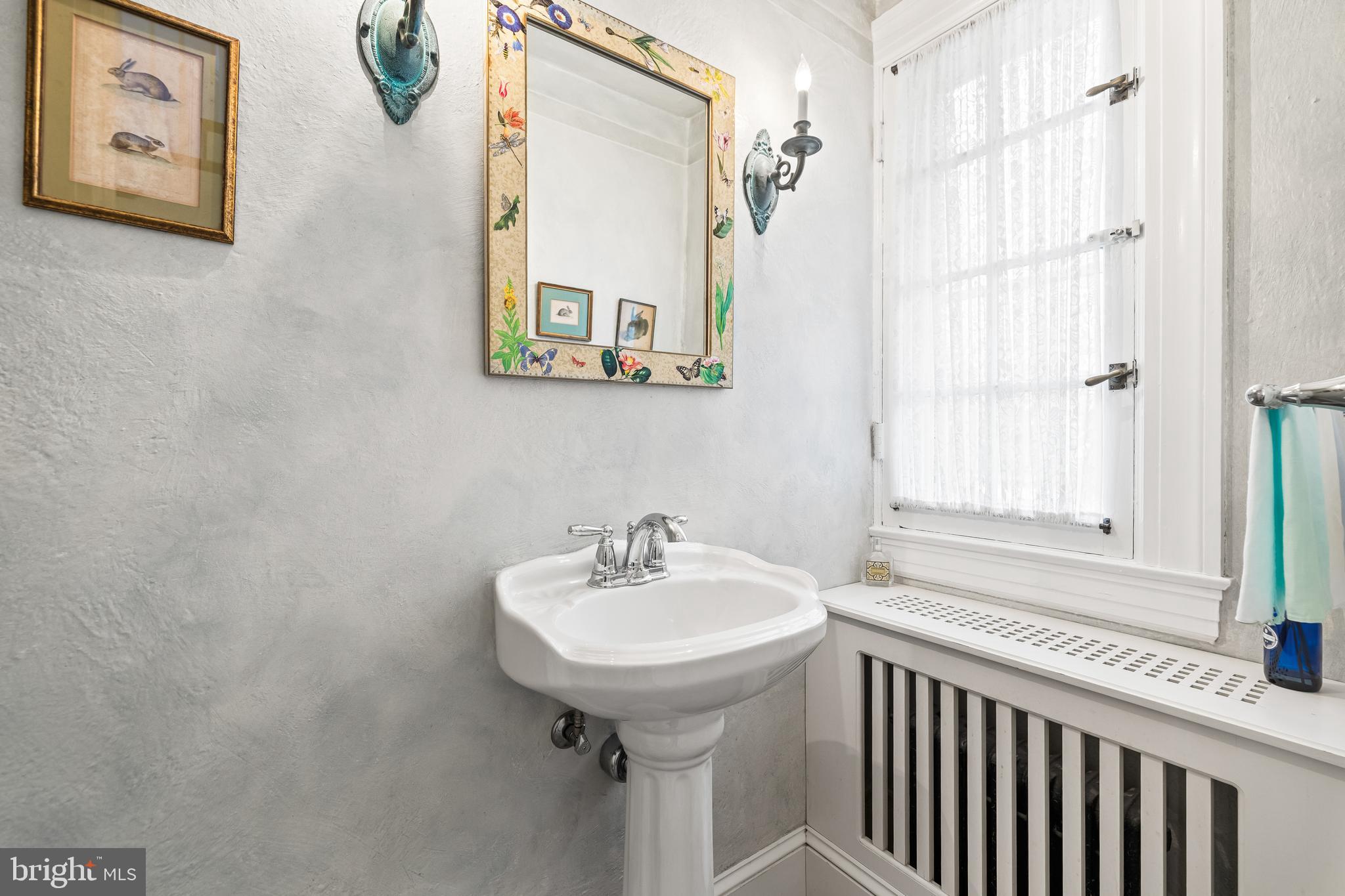 6515 Darnall Road Baltimore, MD 21204 - Photo 33 of 72 Powder Room