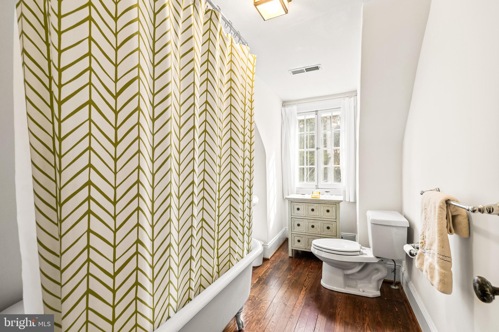 6515 Darnall Road Baltimore, MD 21204 - Photo 51 of 72 Hall Bath