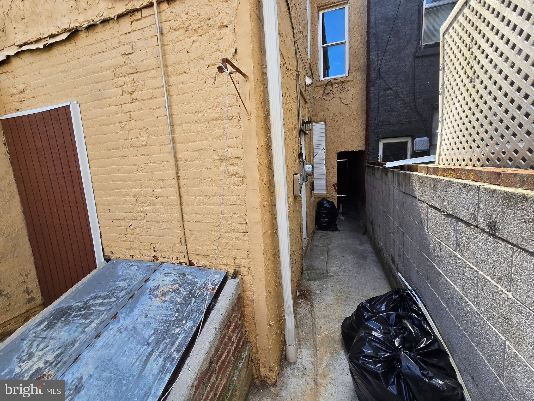 411 Cedar Street Reading, PA 19601 - Photo 22 of 25