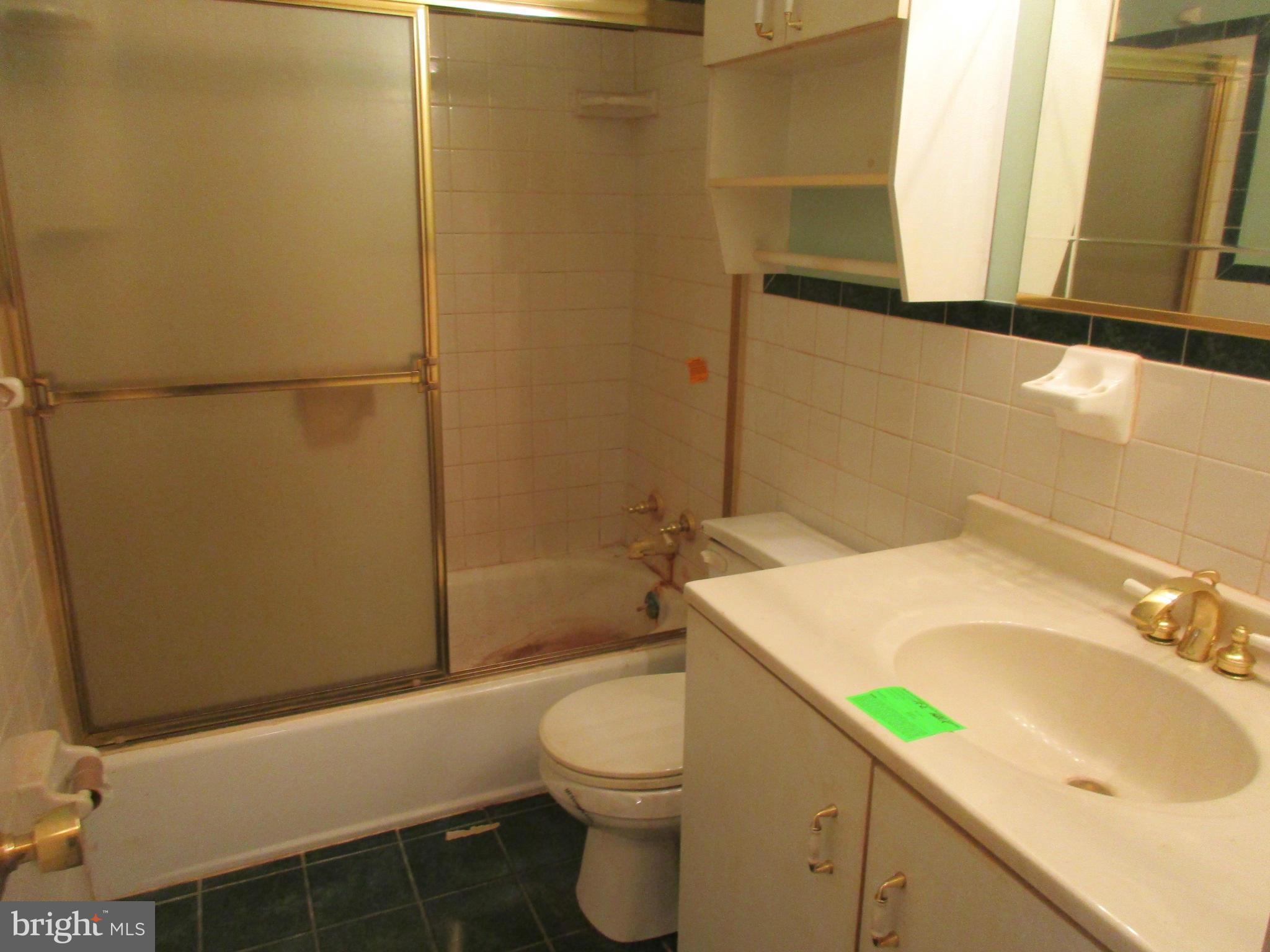 320 Kenmore Avenue Edgewater, MD 21037 - Photo 2 of 13 Bath