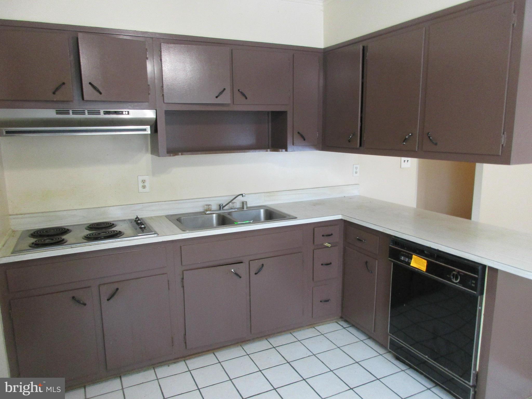 320 Kenmore Avenue Edgewater, MD 21037 - Photo 3 of 13 Kitchen