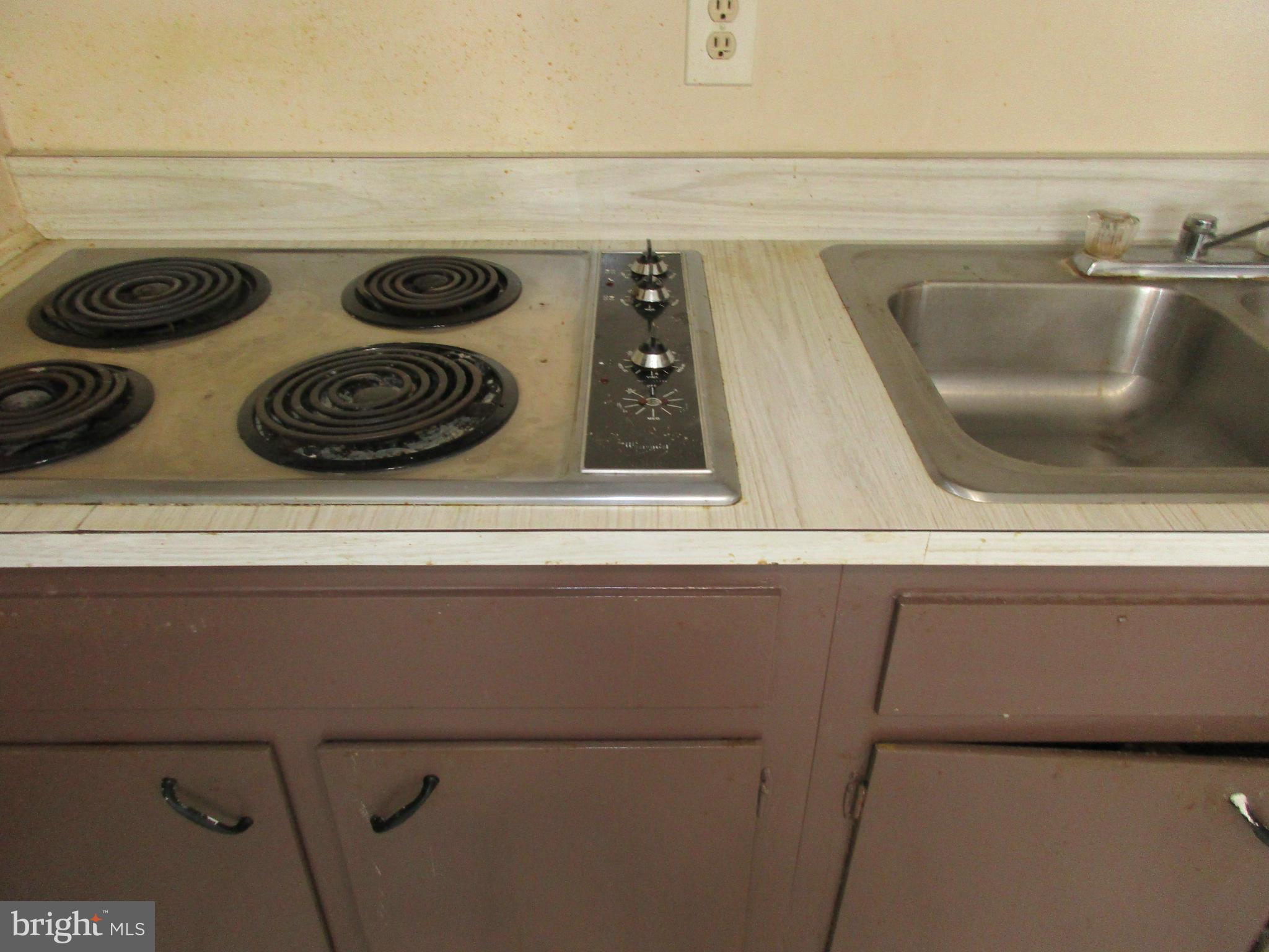 320 Kenmore Avenue Edgewater, MD 21037 - Photo 4 of 13 Kitchen