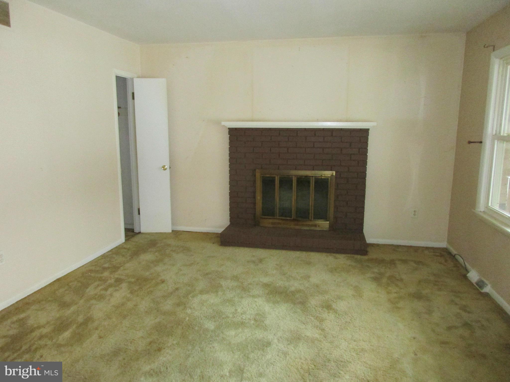 320 Kenmore Avenue Edgewater, MD 21037 - Photo 5 of 13 Family Room